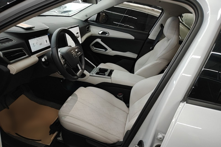 BYD YuanUP 2025 #19 BYD YuanUP 2025 car image #19