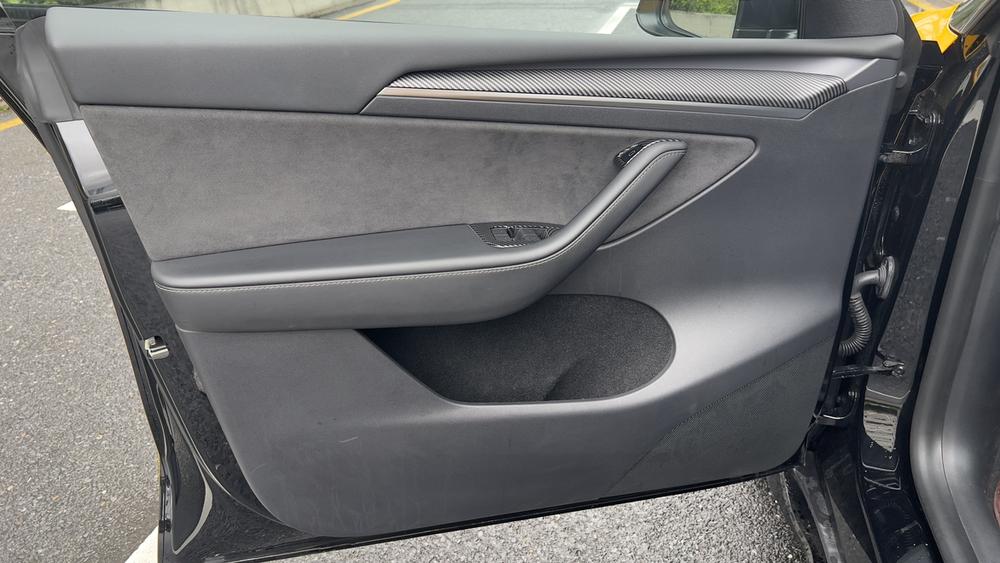 Tesla Model Y 2021 #8 Tesla Model Y 2021 car image #8