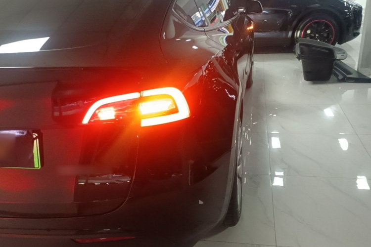 Tesla Model Y 2022 #8 Tesla Model Y 2022 car image #8