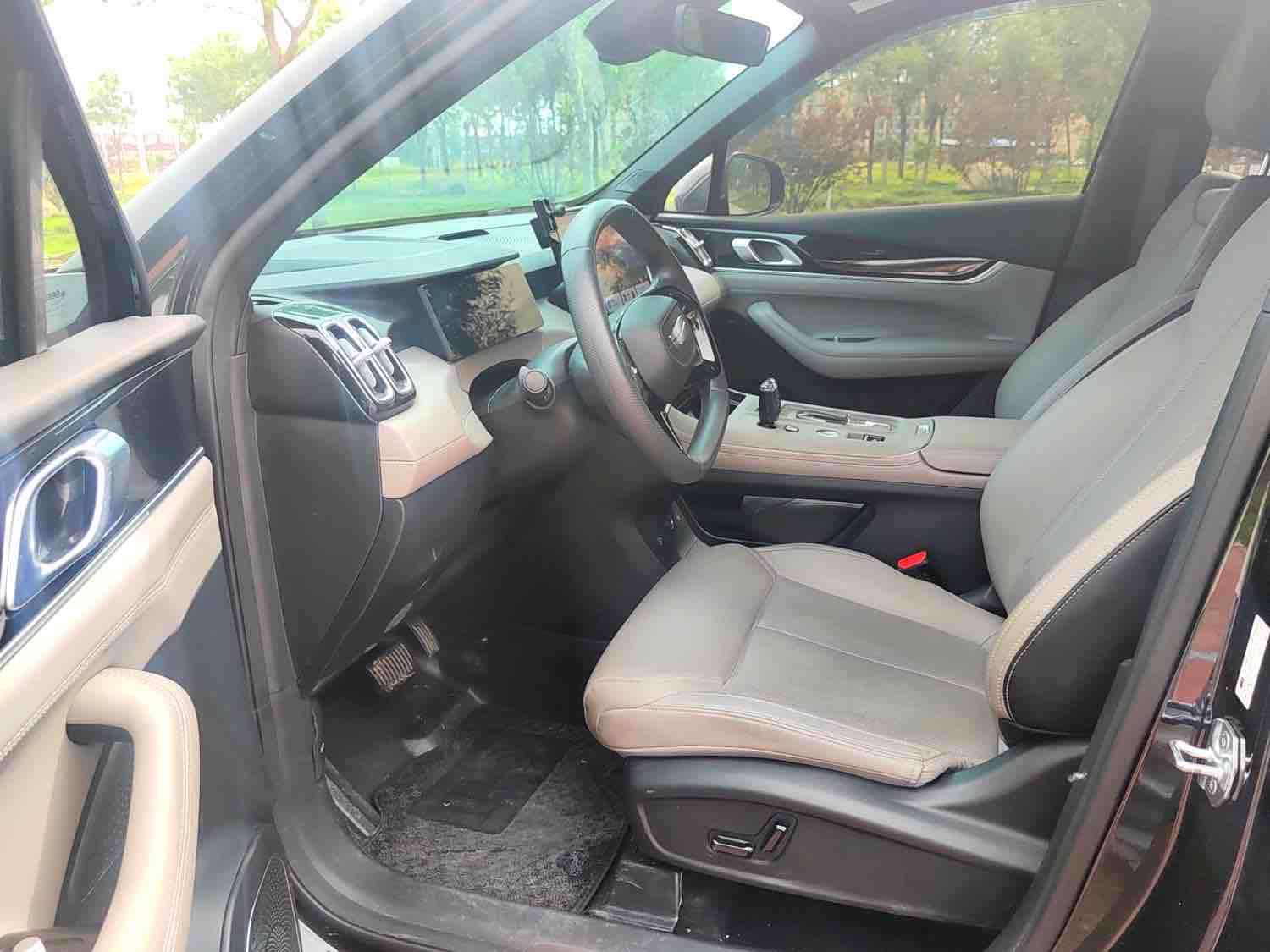 GEELY Boyue L 2025 car image #7