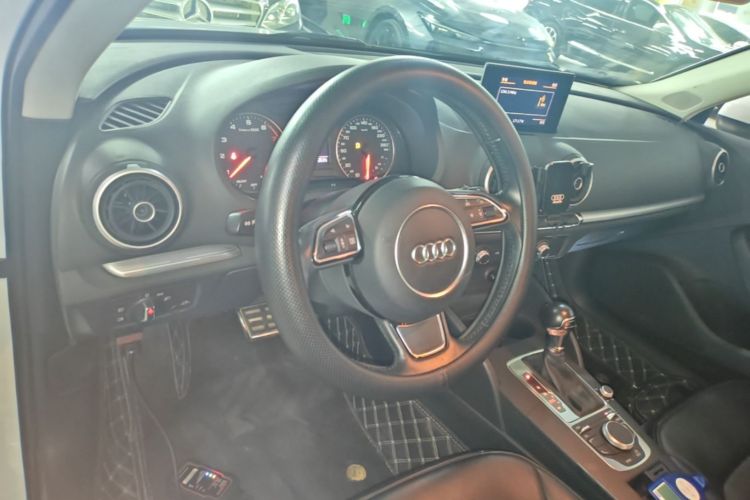 Audi A3 2017 immagine di auto #10