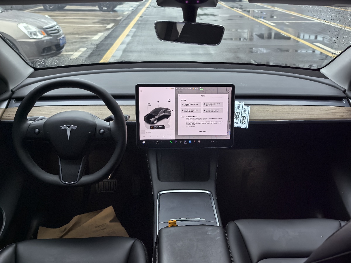 Tesla Model Y 2022 car image #5