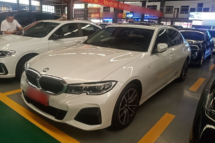 BMW 3 Series 2022 #2 BMW 3 Series 2022 car image #2