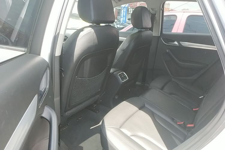 Audi Q3 2015 #17 Audi Q3 2015 car image #17