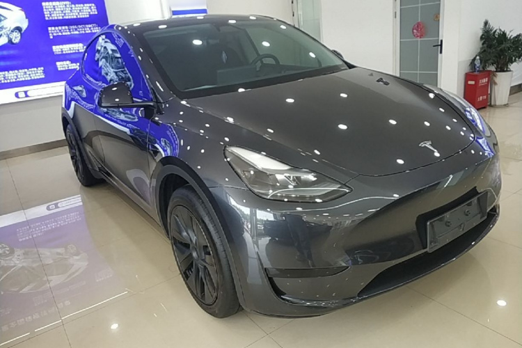 Tesla Model Y 2024 #6 Tesla Model Y 2024 immagine di auto #6