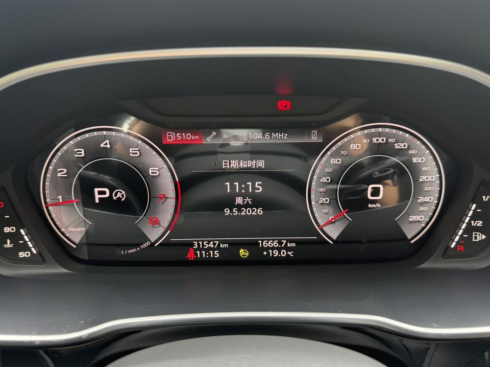 Audi Q3 2022 car image #10