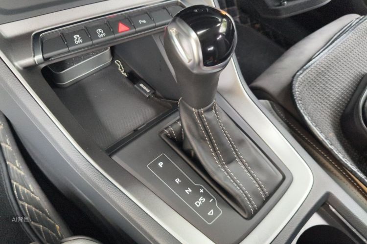 Audi Q3 2022 immagine di auto #16
