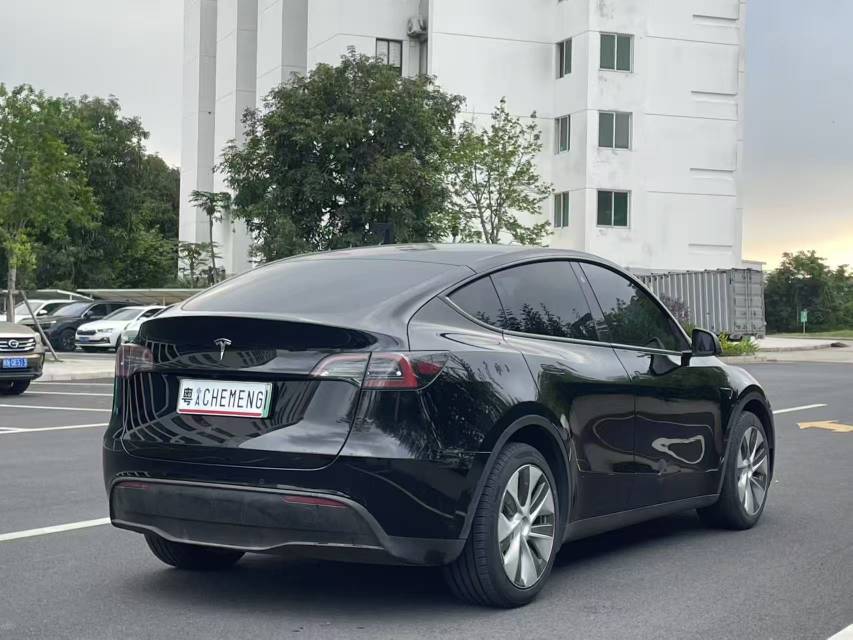 Tesla Model Y 2022 car image #5