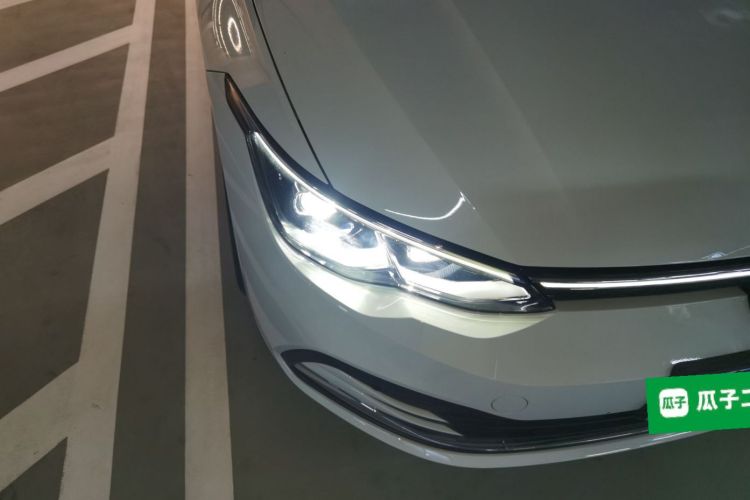 Volkswagen Golf 2022 car image #8