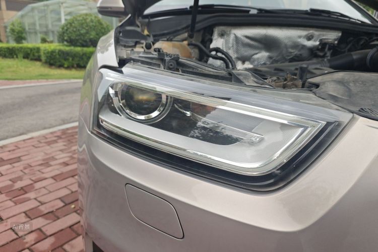Audi Q3 2015 car image #8