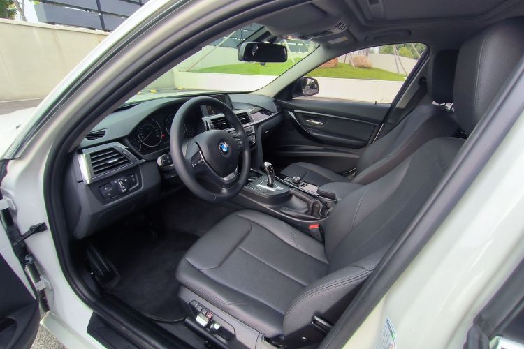 BMW 3 Series 2017 #10 BMW 3 Series 2017 car image #10