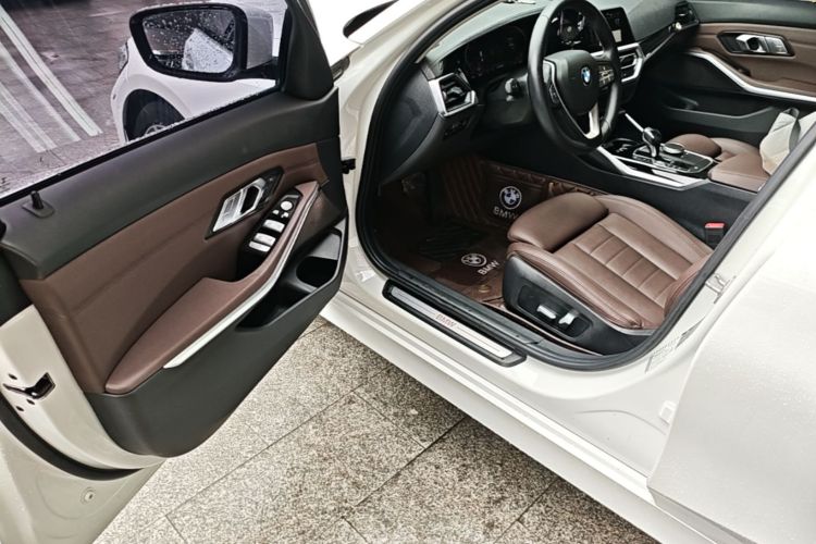 BMW 3 Series 2019 #16 BMW 3 Series 2019 car image #16
