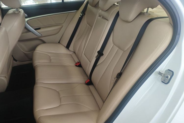 GEELY Emgrand 2017 изображение автомобиля #17