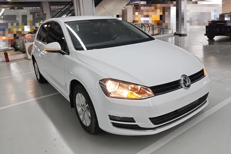 Volkswagen Golf 2017 car image #4