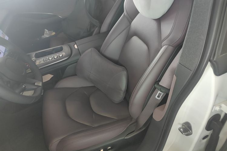 MI SU7 2025 car image #15