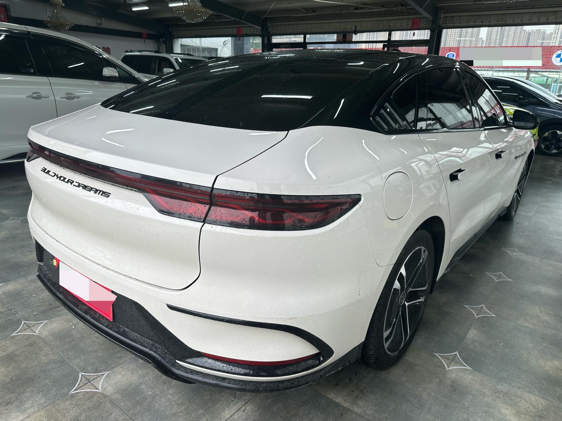 BYD Han 2023 car image #2