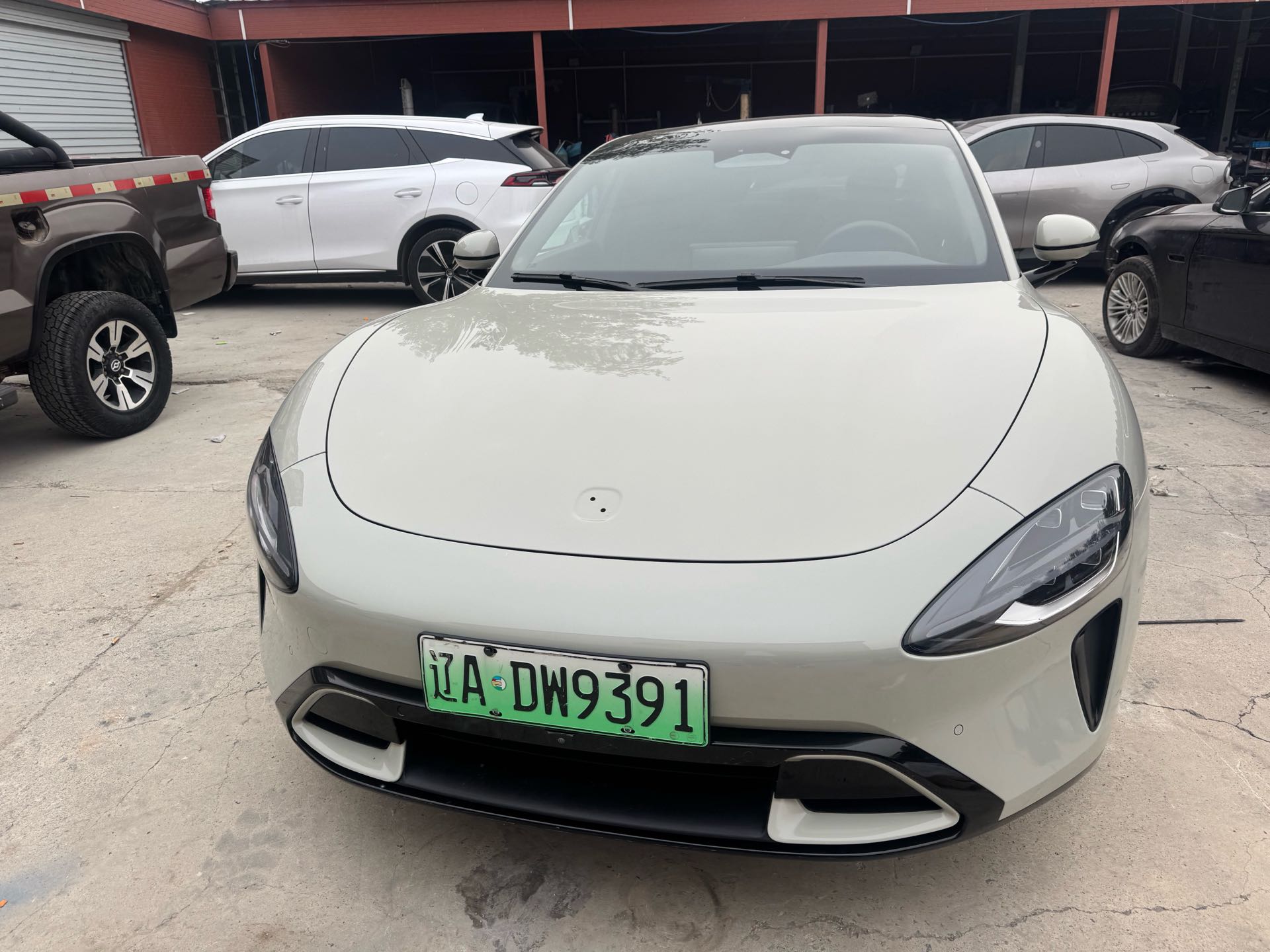 MI SU7 2025 immagine di auto #2