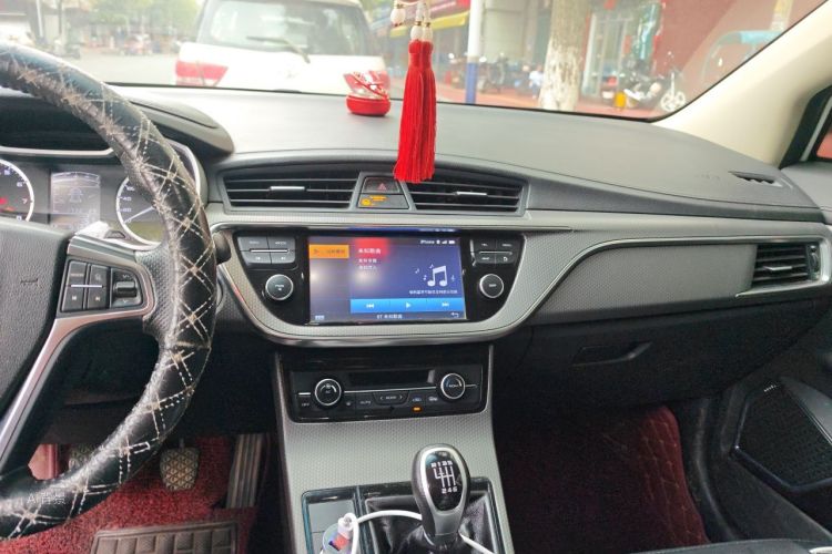 GEELY Emgrand GS 2017 car image #15