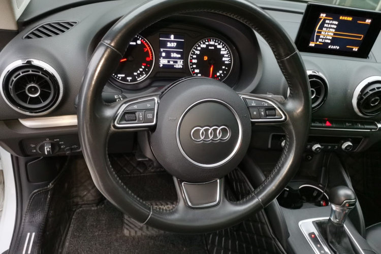 Audi A3 2016 car image #11