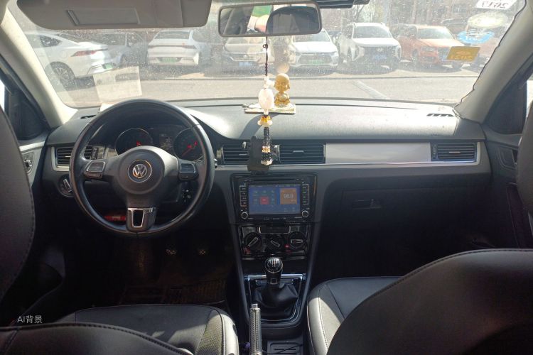 Volkswagen Bora 2015 car image #11