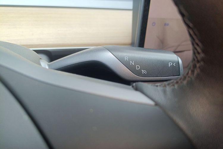 Tesla Model 3 2023 car image #14