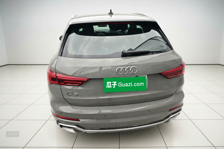 Audi Q3 2023 car image #6