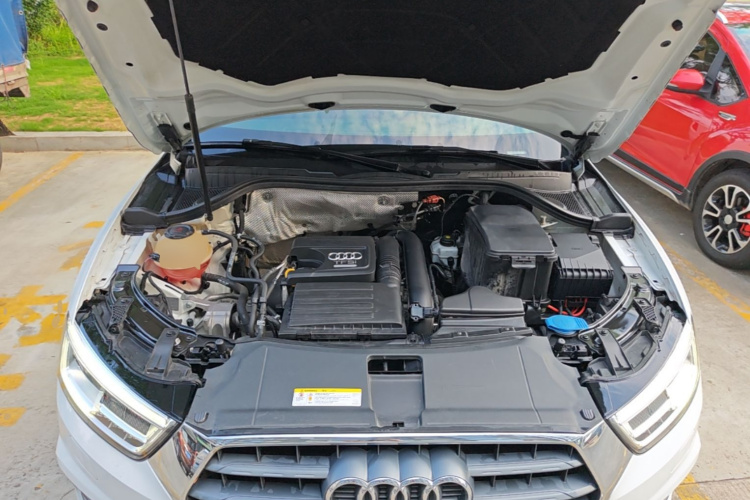 Audi Q3 2018 immagine di auto #20