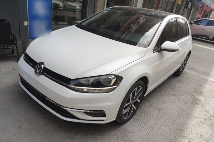 Volkswagen Golf 2018 car image #2