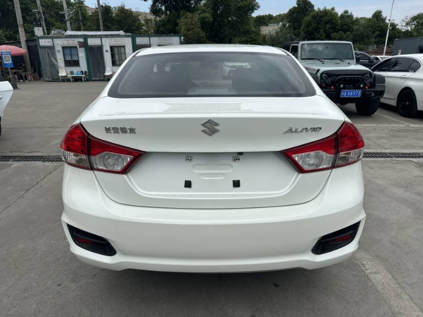 Suzuki Ciaz 2017 car image #5