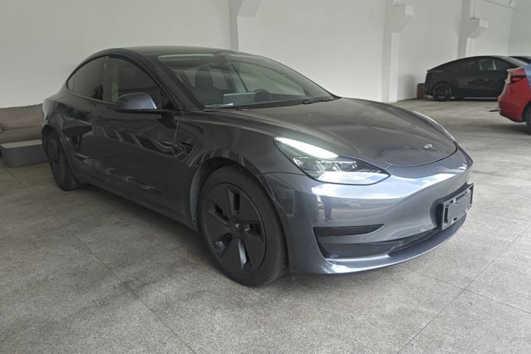 Tesla Model 3 2022 car image #4