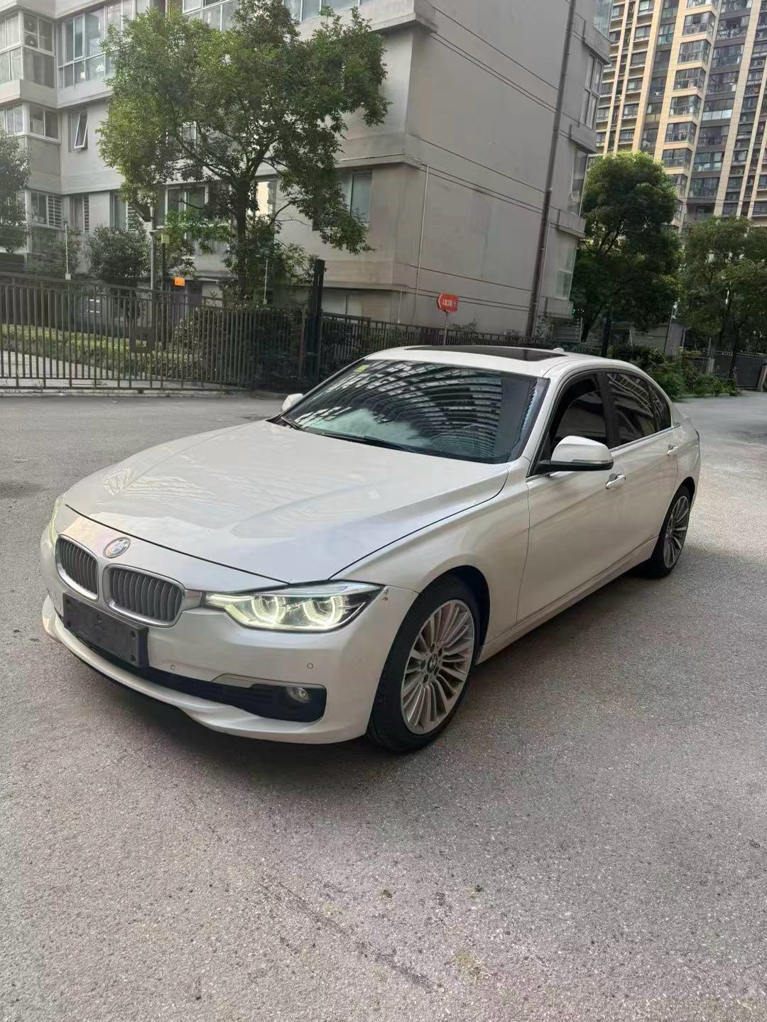 BMW 3 Series 2018 BMW 3 Series 2018 car image