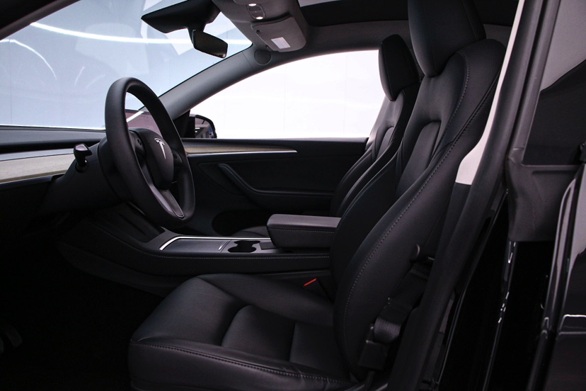 Tesla Model Y 2023 #3 Tesla Model Y 2023 car image #3