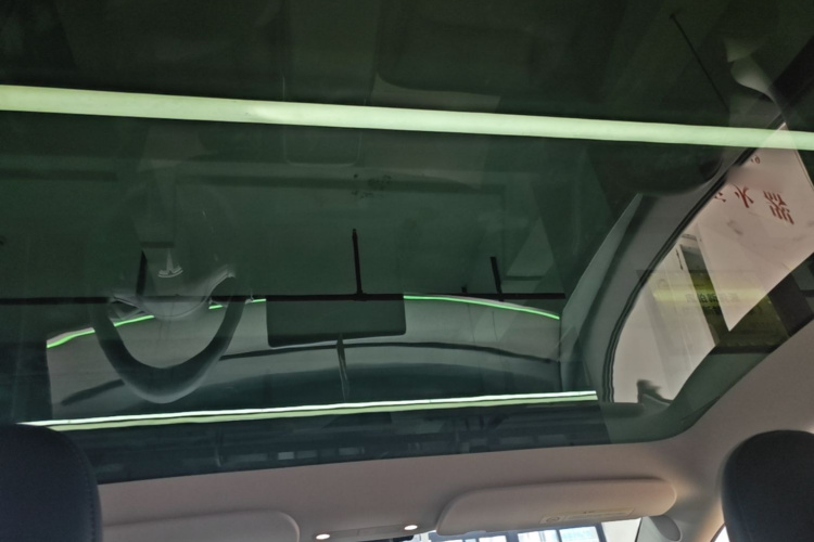 Tesla Model Y 2024 car image #18