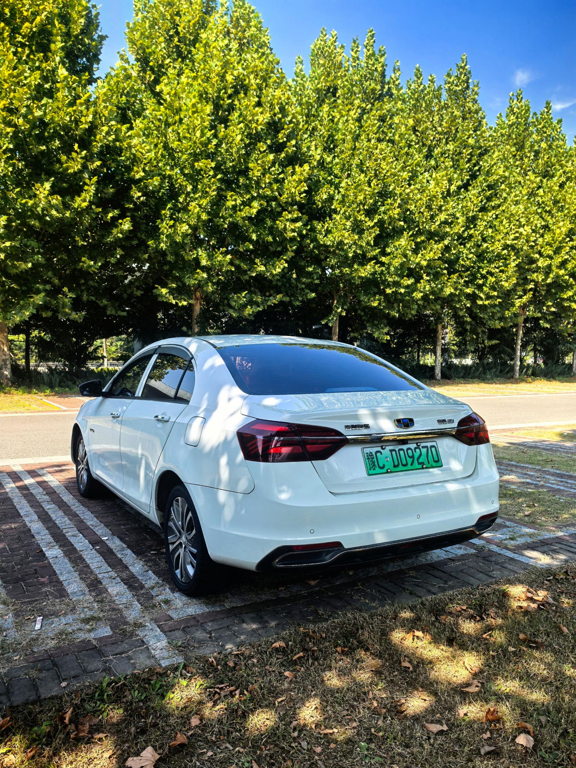 GEELY Emgrand New Energy 2019 #3 GEELY Emgrand New Energy 2019 immagine di auto #3