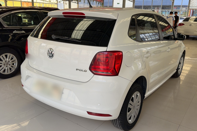 Volkswagen Polo 2016 car image #7