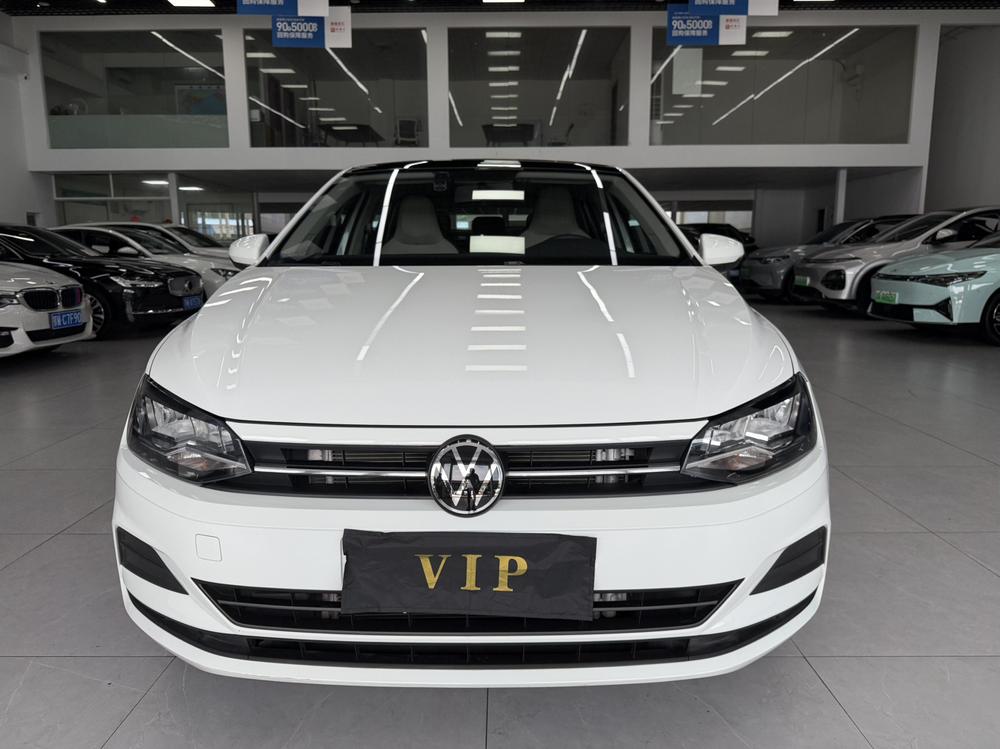 Volkswagen Polo 2023 car image #2