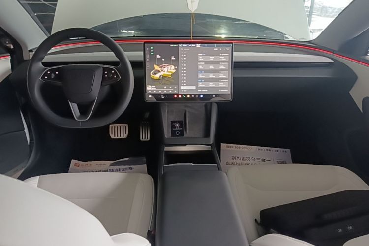Tesla Model 3 2023 immagine di auto #13