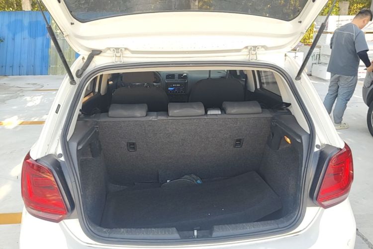 Volkswagen Polo 2019 car image #19
