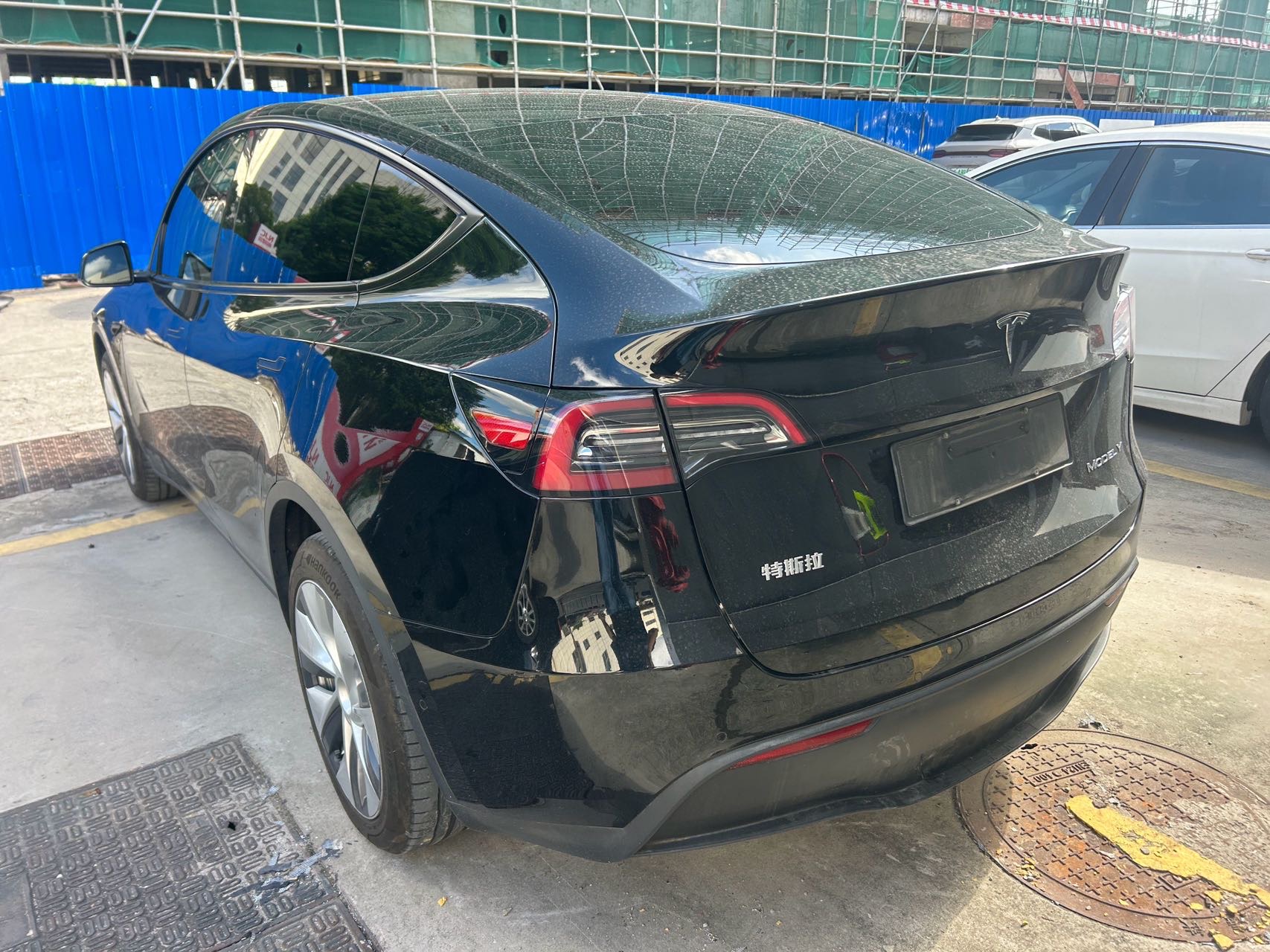 Tesla Model Y 2023 car image #4