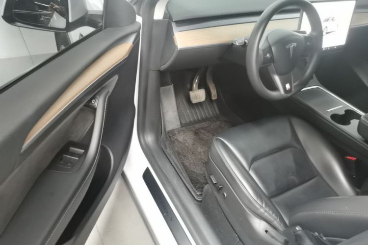 Tesla Model Y 2022 #16 Tesla Model Y 2022 car image #16