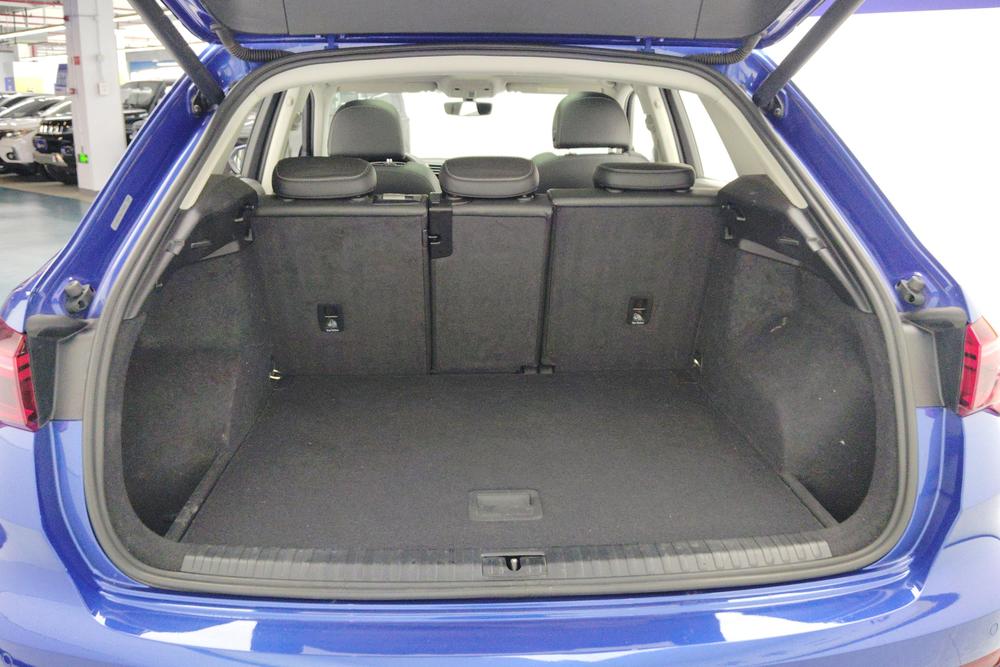 Audi Q3 2020 car image #16