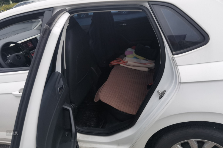 Volkswagen Polo 2021 car image #19
