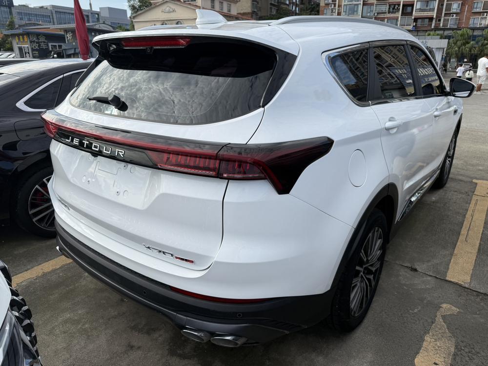 Jetour X70 PLUS 2022 car image #5