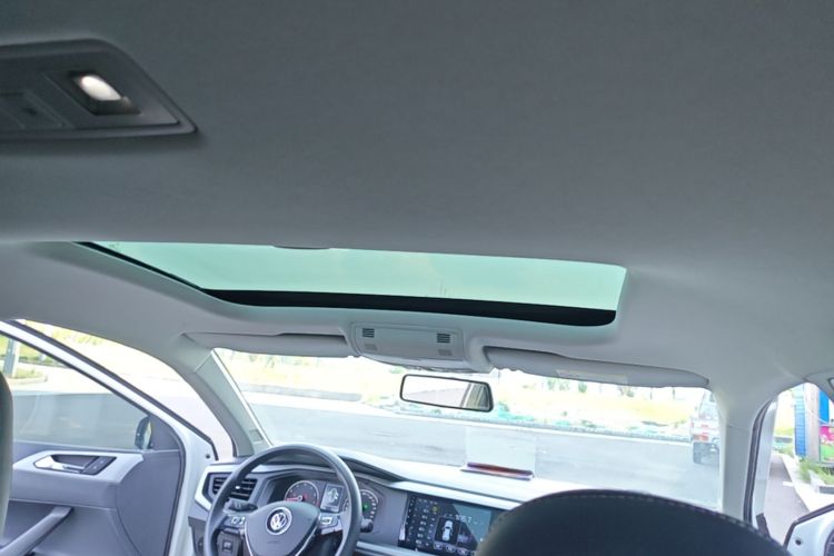 Volkswagen Polo 2021 car image #18