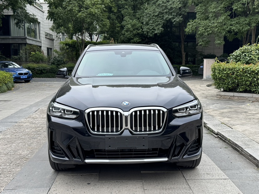BMW X3 2025 car image #2