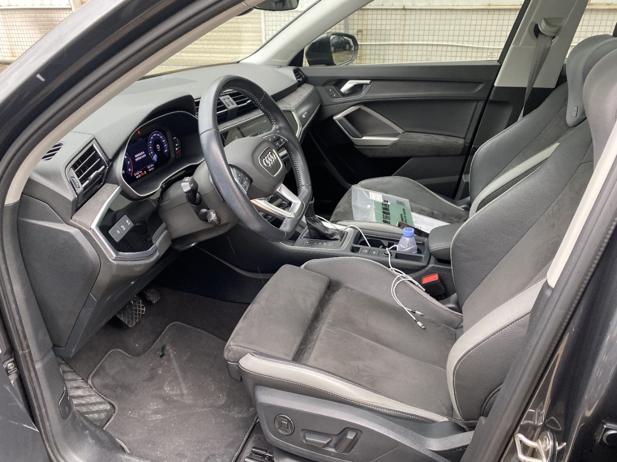 Audi Q3 2021 car image #6