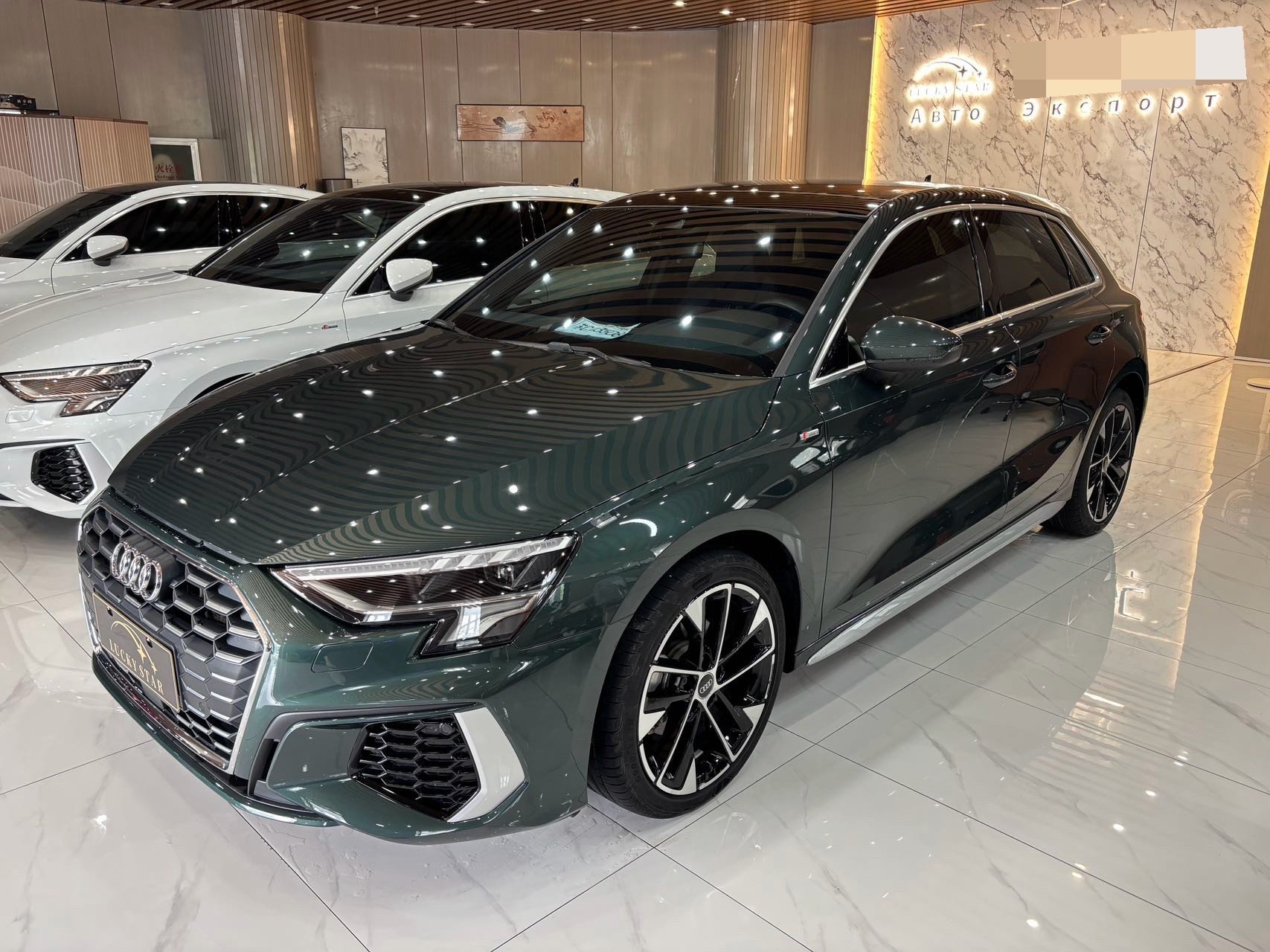 2023 immagine di auto 