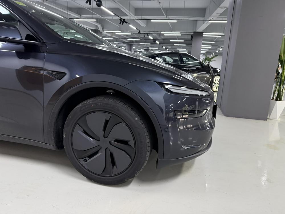 Tesla Model Y 2026 #8 Tesla Model Y 2026 car image #8
