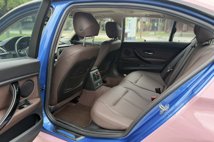 BMW 3 Series 2019 #8 BMW 3 Series 2019 car image #8