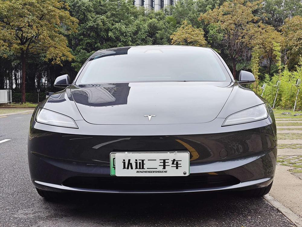 Tesla Model 3 2024 car image #2
